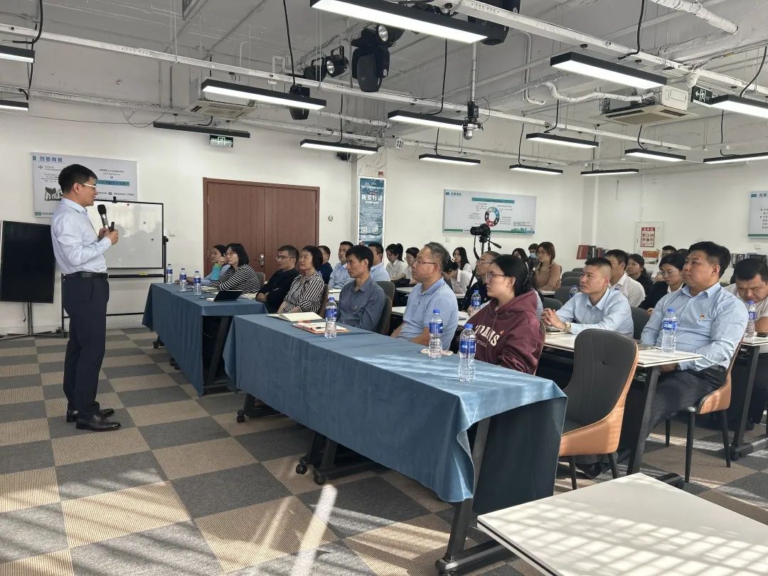 社科賽斯黨支部書記李發(fā)進(jìn) 應(yīng)邀為海淀街道“兩新”組織書記講黨課