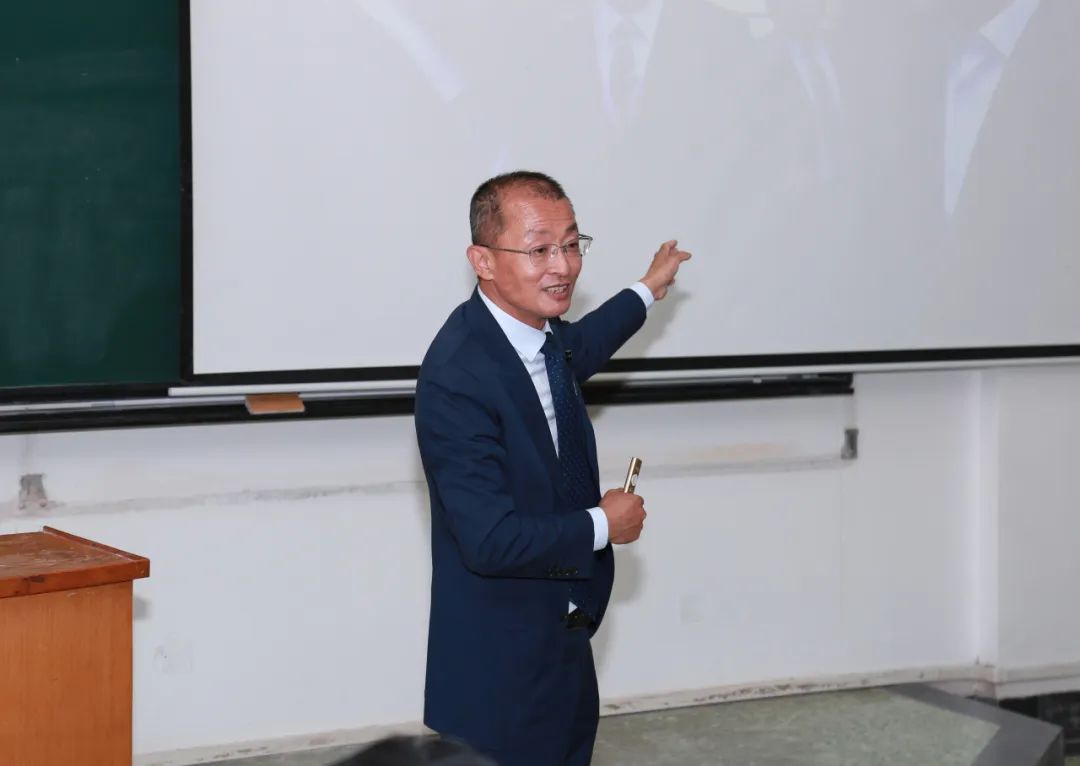 社科賽斯考研董事長甄誠先生應(yīng)邀為河北工業(yè)大學(xué)MBA帶來專題講座！